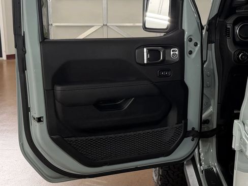 Used 2023 Jeep Wrangler Unlimited Rubicon 392 w/ Dual Top Group AWD/4WD image 14