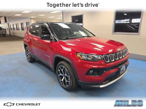 Used 2025 Jeep Compass Limited AWD/4WD image 1