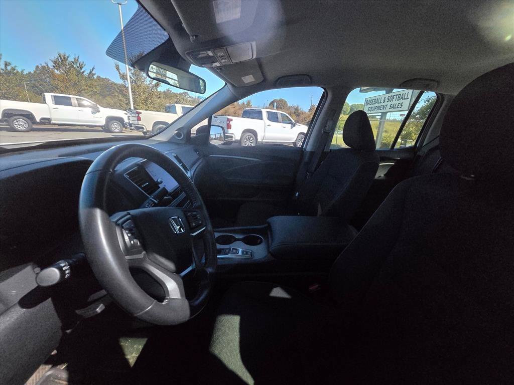 Used 2025 Honda Ridgeline Sport image 4