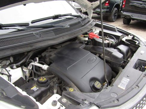 Used 2015 Ford Explorer XLT w/ Equipment Group 202B AWD/4WD image 23