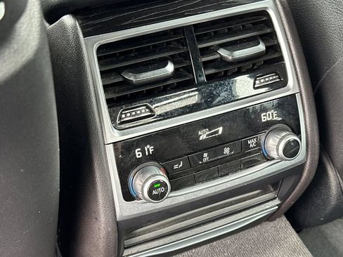 Used 2022 BMW 740i w/ M Sport Package RWD image 13