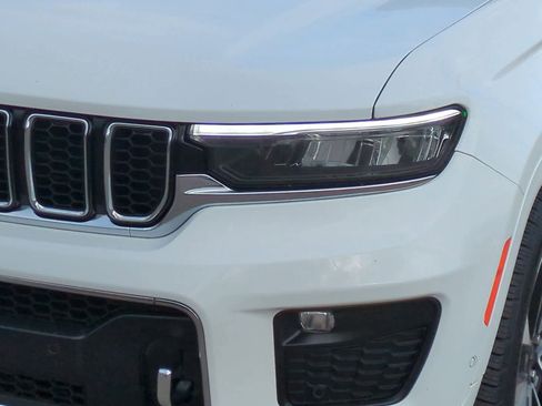 Used 2022 Jeep Grand Cherokee Overland image 11