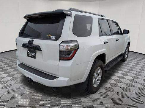 Used 2021 Toyota 4Runner Venture w/ Moonroof Package AWD/4WD image 8
