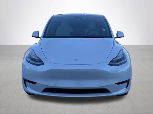 Used 2022 Tesla Model Y Long Range image 3