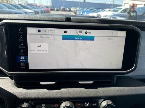 Used 2024 Jeep Gladiator Sport AWD/4WD image 19