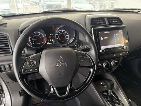 Used 2025 Mitsubishi Outlander Sport SE image 17