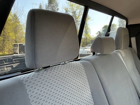 Used 2013 Toyota Tundra 4x4 Double Cab w/ Tow Pkg image 31