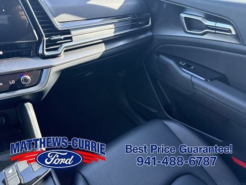 Used 2025 Kia Sportage EX FWD image 23