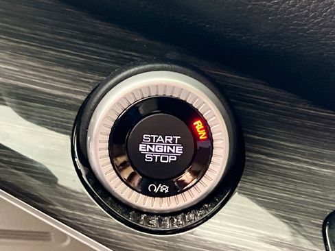 Used 2022 Jeep Wagoneer Series III w/ Flexible Seating Group image 24