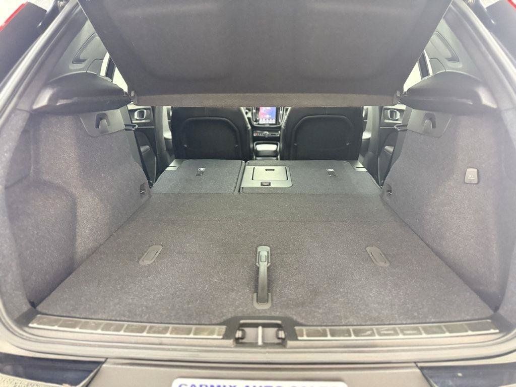 Used 2023 Volvo XC40 B5 Plus AWD/4WD image 28