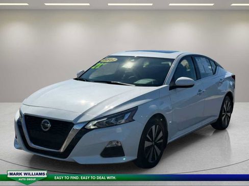Used 2022 Nissan Altima 2.5 SV w/ SV Premium Package AWD/4WD image 10