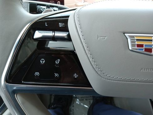 Certified 2026 Cadillac Escalade Platinum Sport AWD/4WD image 21
