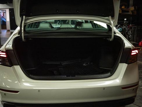 Used 2024 Honda Accord EX-L image 7