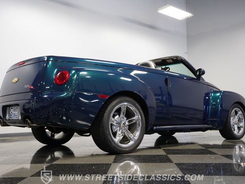 Used 2005 Chevrolet SSR w/ Preferred Equipment Group RWD image 28