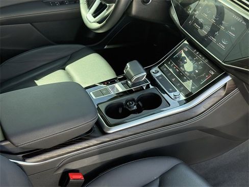 Used 2023 Audi Q8 Premium Plus w/ Premium Plus Package image 18