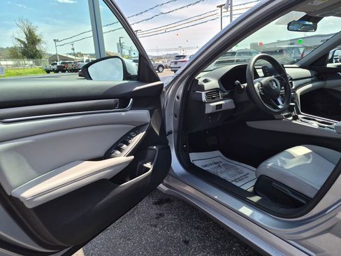 Used 2019 Honda Accord LX image 10