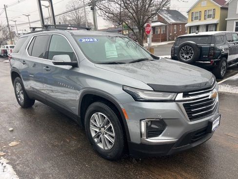 Used 2023 Chevrolet Traverse LT image 8