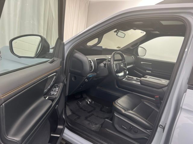 Used 2025 Ford Expedition Tremor AWD/4WD image 15