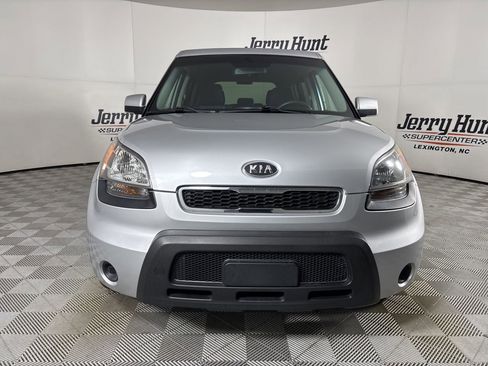 Used 2011 Kia Soul + image 2