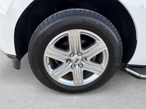 Used 2020 Ford Expedition XLT w/ Equipment Group 202A RWD image 23