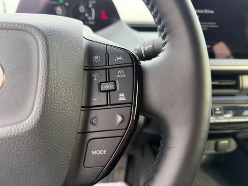 Used 2024 Toyota Prius XLE FWD image 20