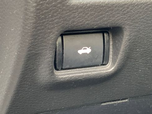 Used 2025 Nissan Sentra S image 22