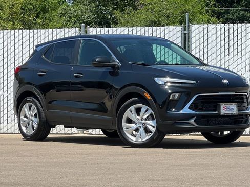 Used 2024 Buick Encore GX Preferred w/ Comfort Package image 2