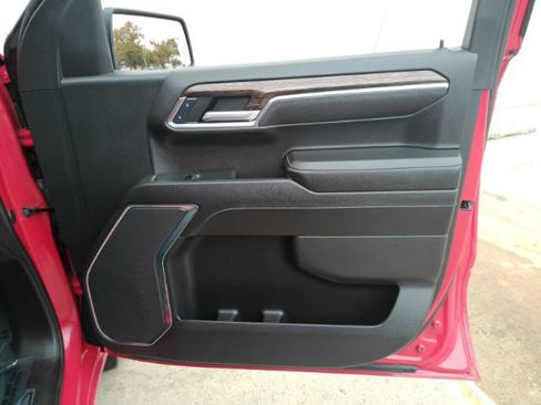 Used 2024 GMC Sierra 1500 SLE image 21