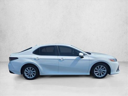 Certified 2022 Toyota Camry LE FWD image 4