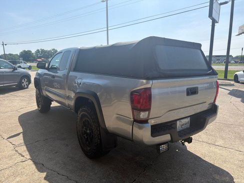 Used 2020 Toyota Tacoma SR w/ SX Package RWD image 7