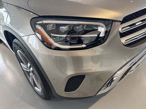 Used 2020 Mercedes-Benz GLC 300 4MATIC image 5