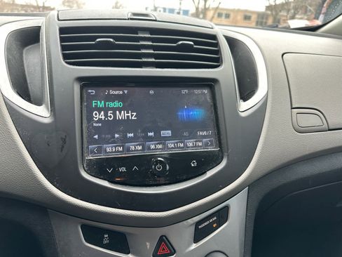 Used 2016 Chevrolet Trax LT w/ LT Convenience Package image 12