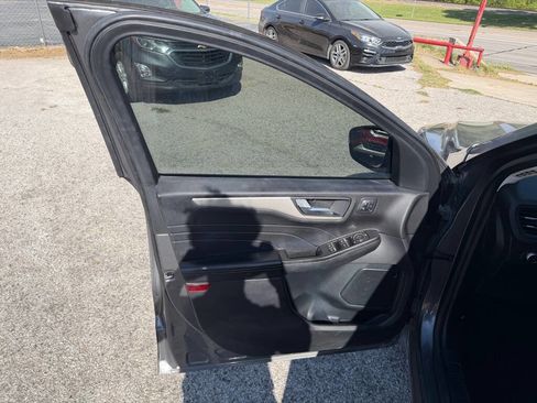 Used 2021 Ford Escape SEL w/ Technology Package image 10