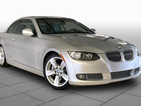 Used 2010 BMW 335i Convertible RWD image 2