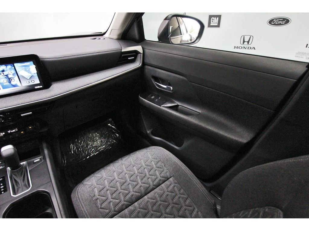Used 2026 Nissan Kicks SV FWD image 10