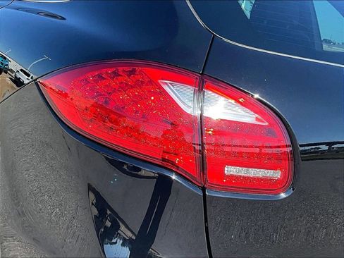 Used 2013 Porsche Cayenne Diesel AWD/4WD image 21