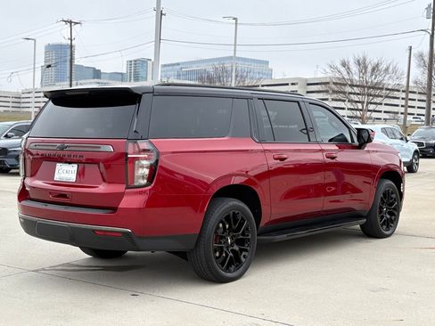 Used 2022 Chevrolet Suburban RST w/ Luxury Package image 7