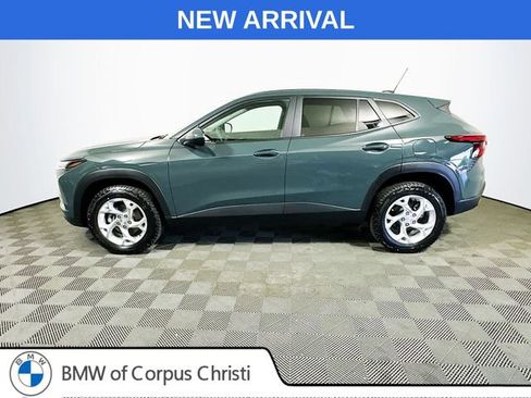 Used 2025 Chevrolet Trax LS w/ LS Convenience Package FWD image 5