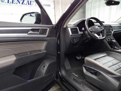 Used 2023 Volkswagen Atlas SEL R-Line AWD/4WD image 44