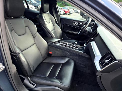 Used 2023 Volvo S60 B5 Core image 16