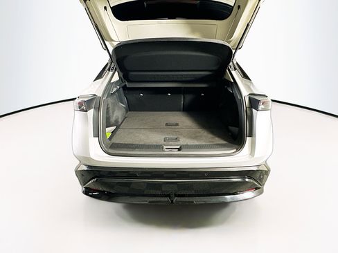 Used 2024 Nissan Ariya AWD image 30