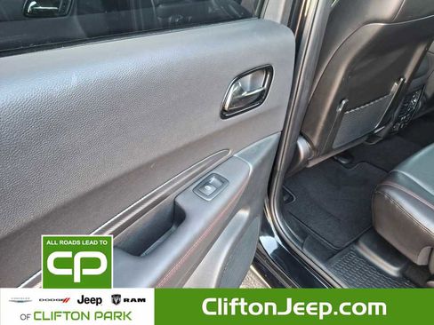 Used 2023 Dodge Durango GT image 15