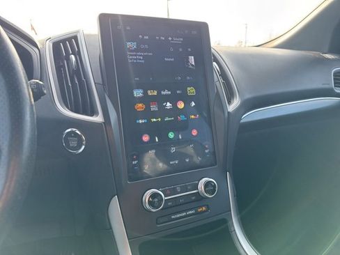 Used 2022 Ford Edge ST-Line image 12