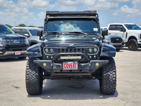 Used 2015 Jeep Wrangler Unlimited Sahara AWD/4WD image 2