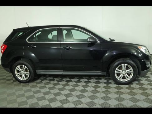 Used 2017 Chevrolet Equinox LS image 13