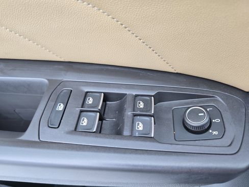 Used 2023 Volkswagen Atlas Cross Sport SE image 28