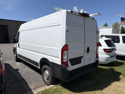 Used 2022 RAM ProMaster 2500 w/ Interior LED Lighting Group FWD image 2