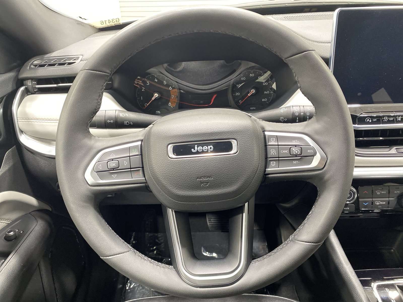 Used 2025 Jeep Compass Limited AWD/4WD image 14