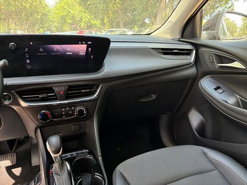 Used 2025 Buick Encore GX Preferred FWD image 34