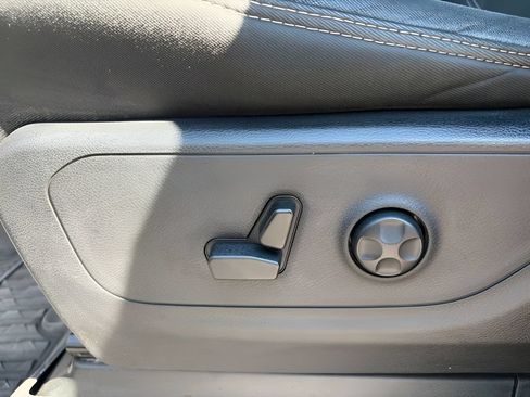 Used 2019 RAM 1500 Big Horn AWD/4WD image 16